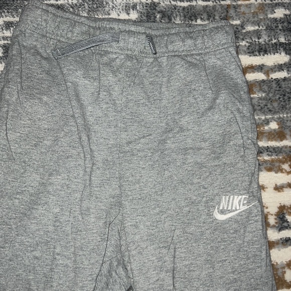 Nike Sweats - Picture 2 of 3